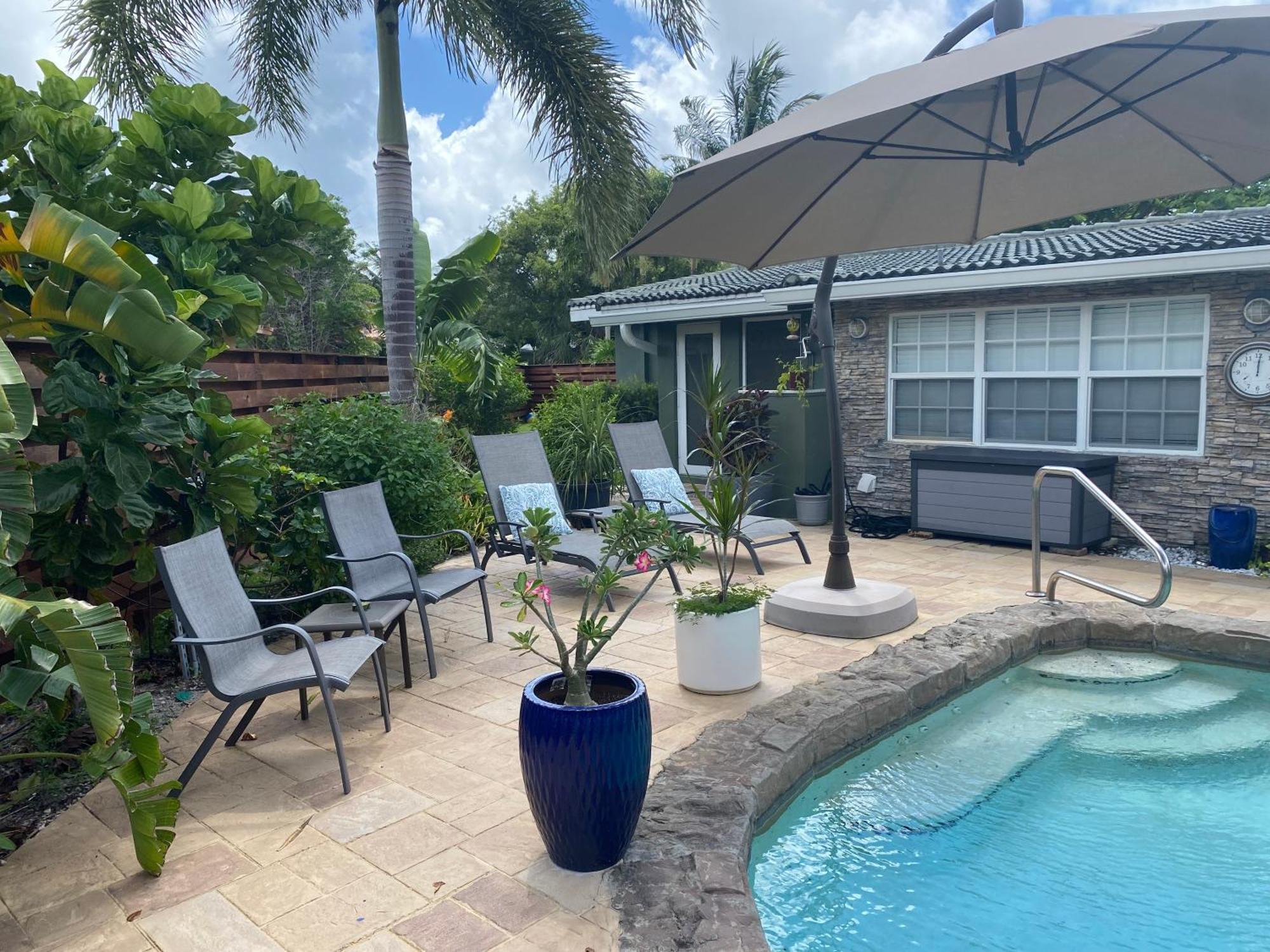 Wilton Manors A Mens Oasis Bed & Breakfast Exterior foto